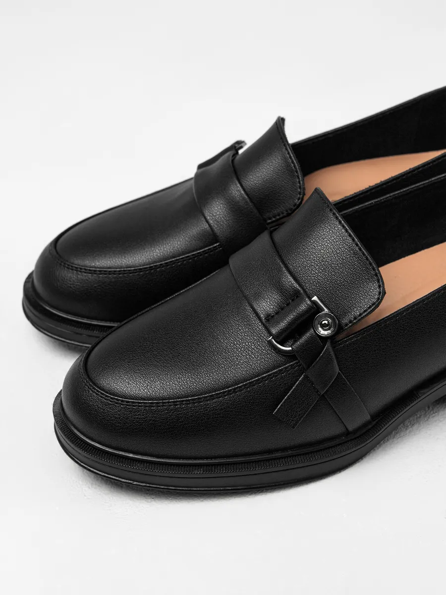 Лоферы женские натуральная кожа черные на каблуке XDN-52599-4A-ST