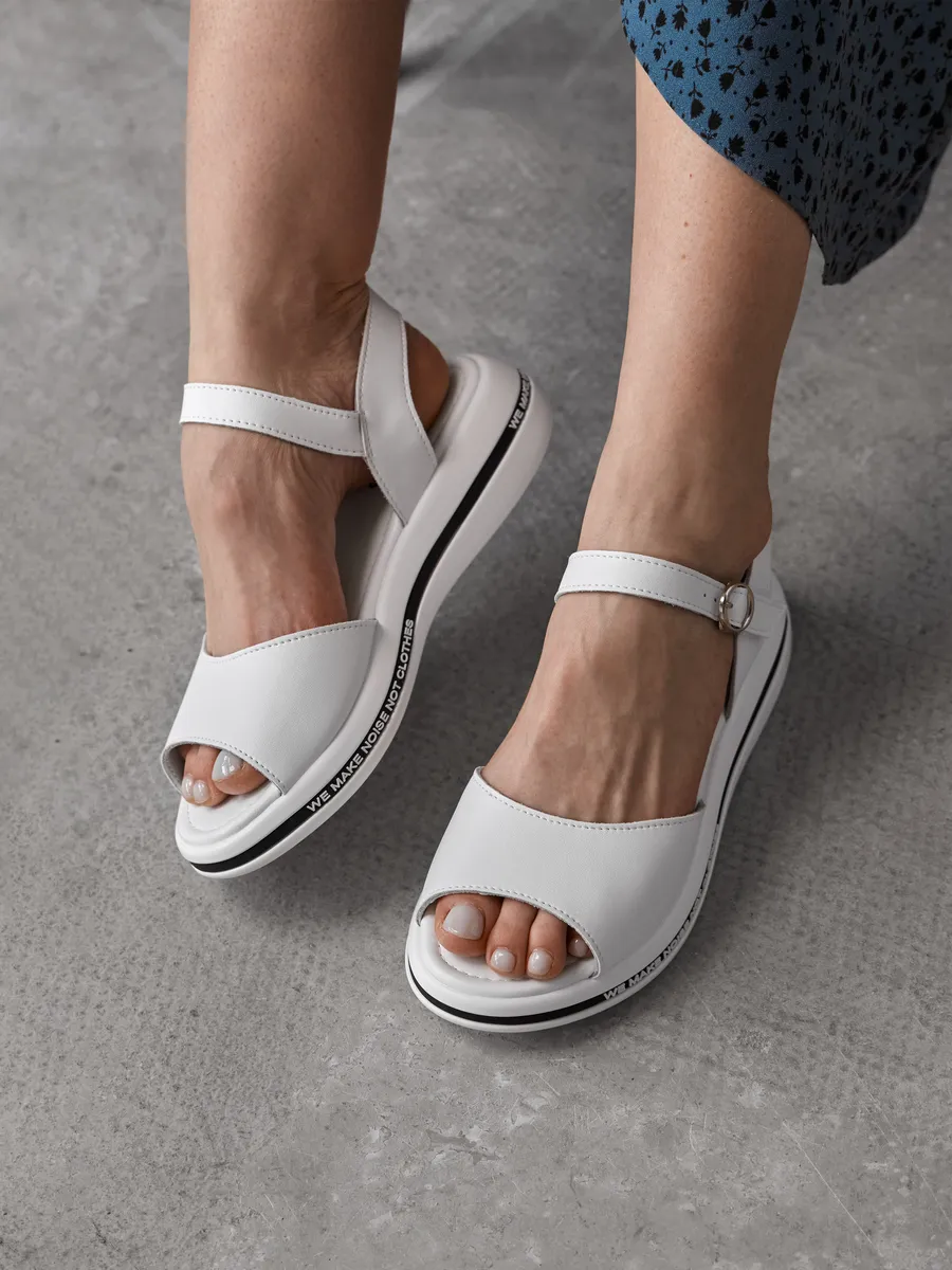 Босоножки женские летние на танкетке белые 2F6-97-112