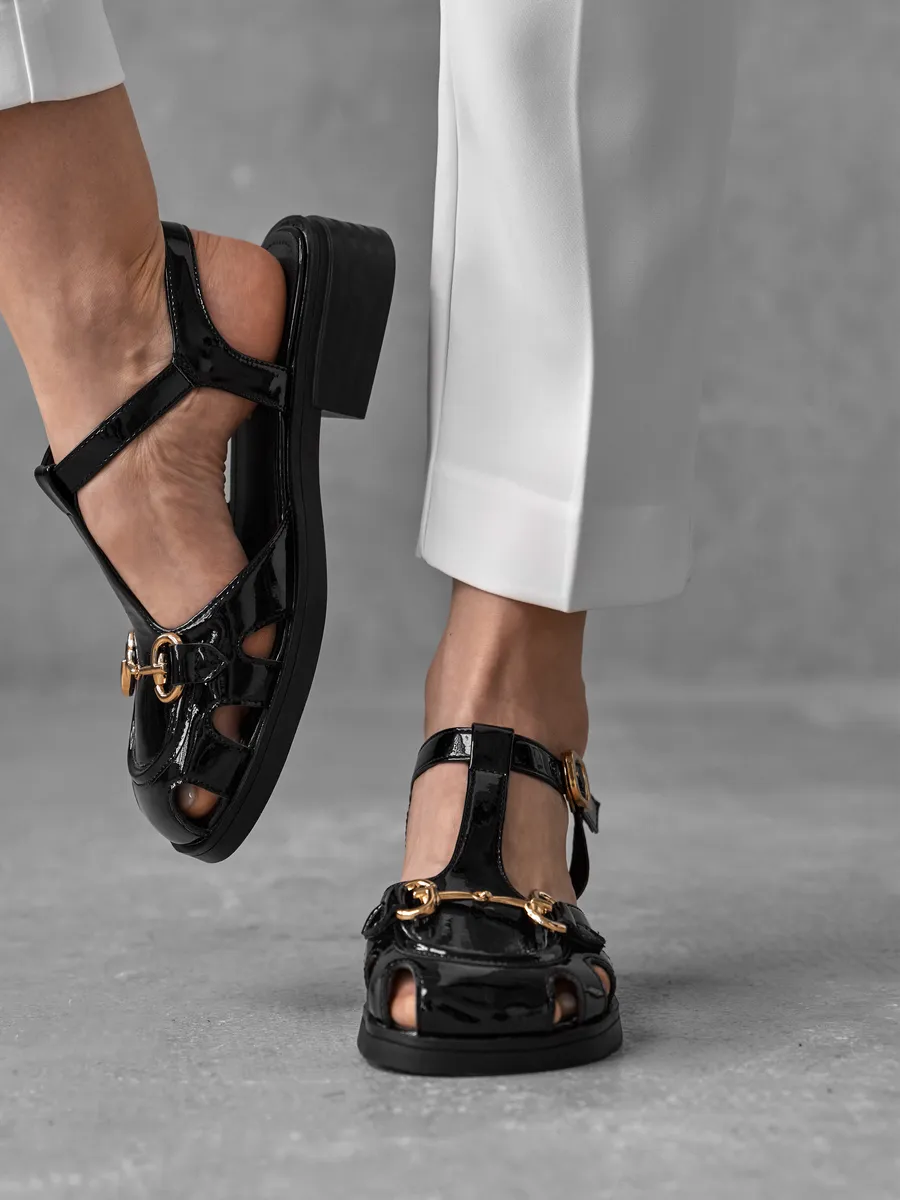 Босоножки женские летние на низком каблуке с закрытым носом 31V20-9-011