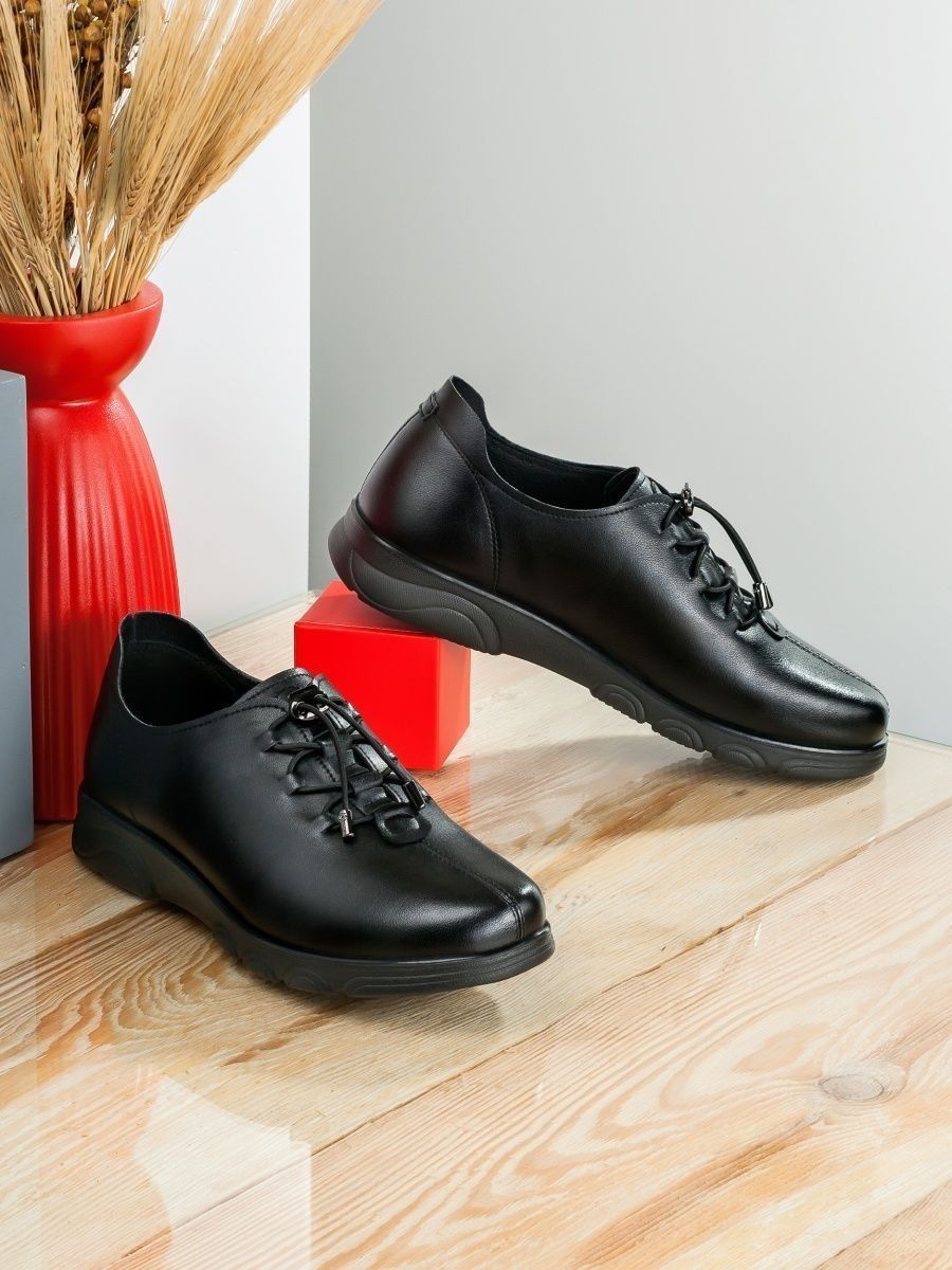 Туфли женские осенние кожаные черные на низком каблуке EH135-010
