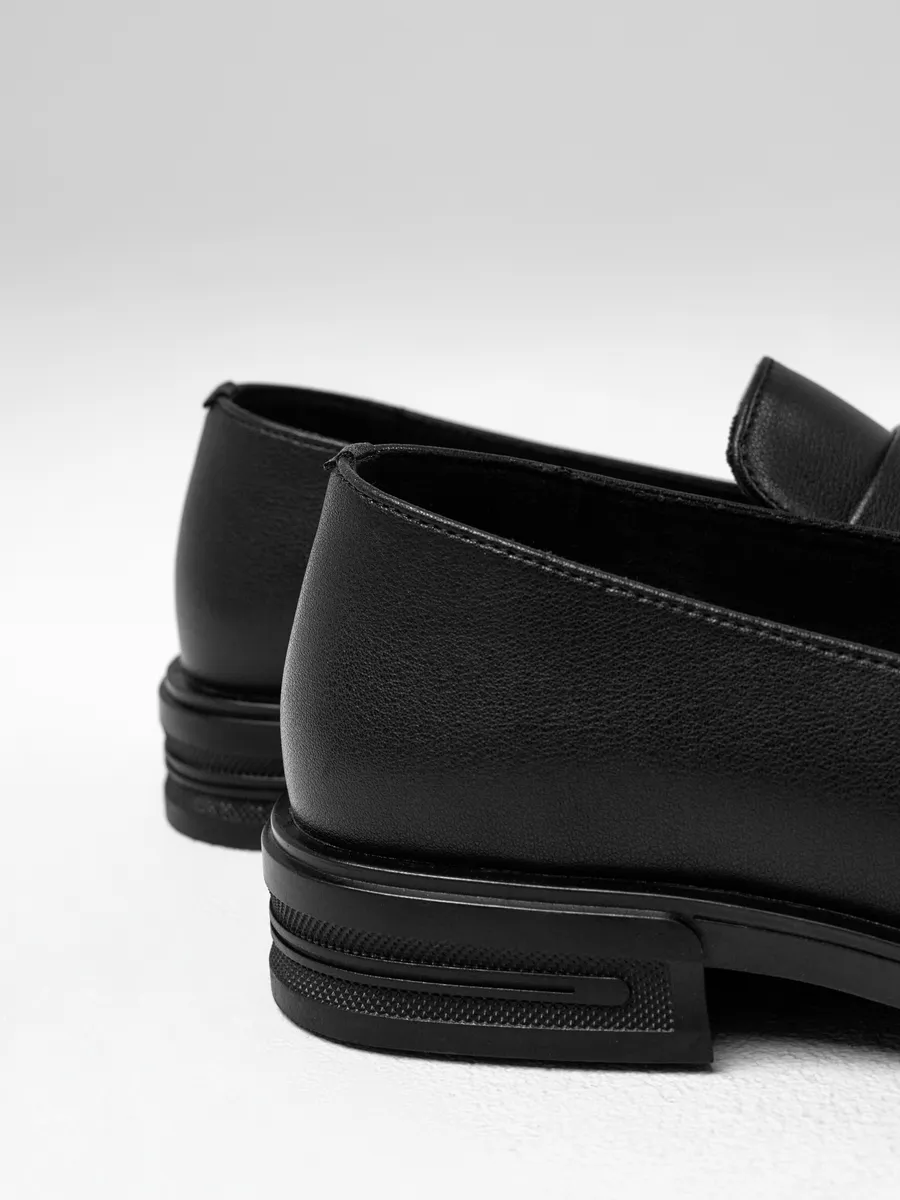 Лоферы женские натуральная кожа черные на каблуке XDN-52599-4A-ST