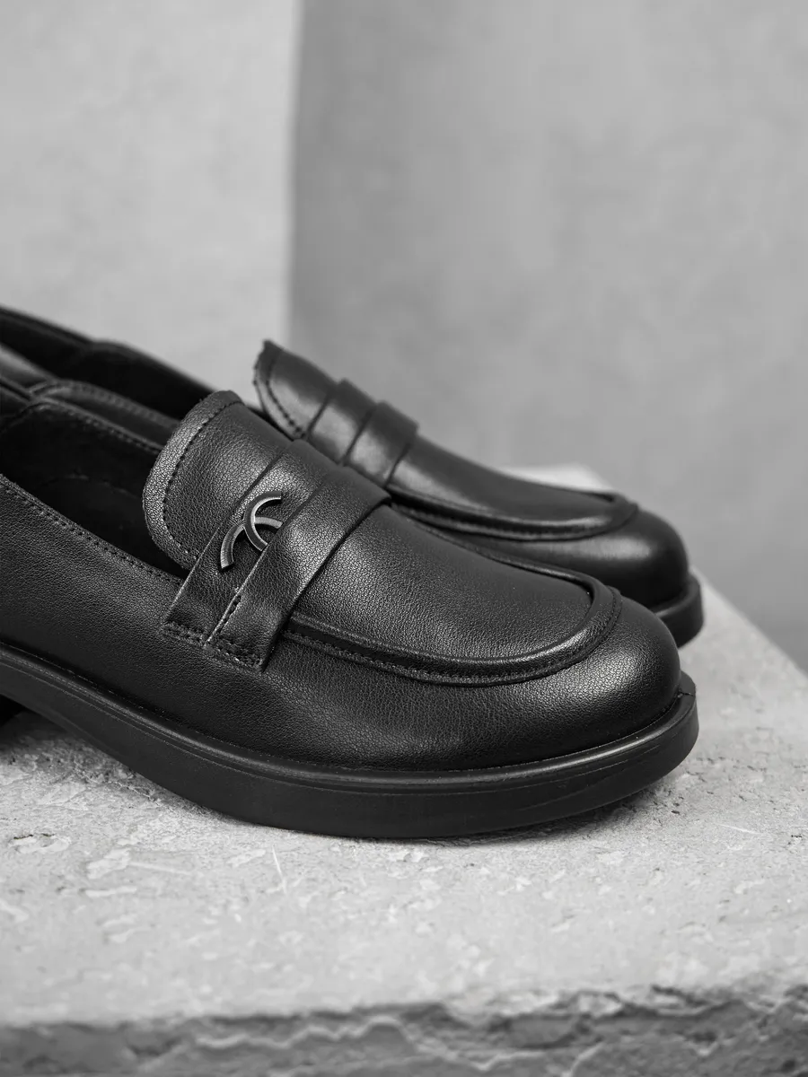 Лоферы женские натуральная кожа черные школьные GJ031-010