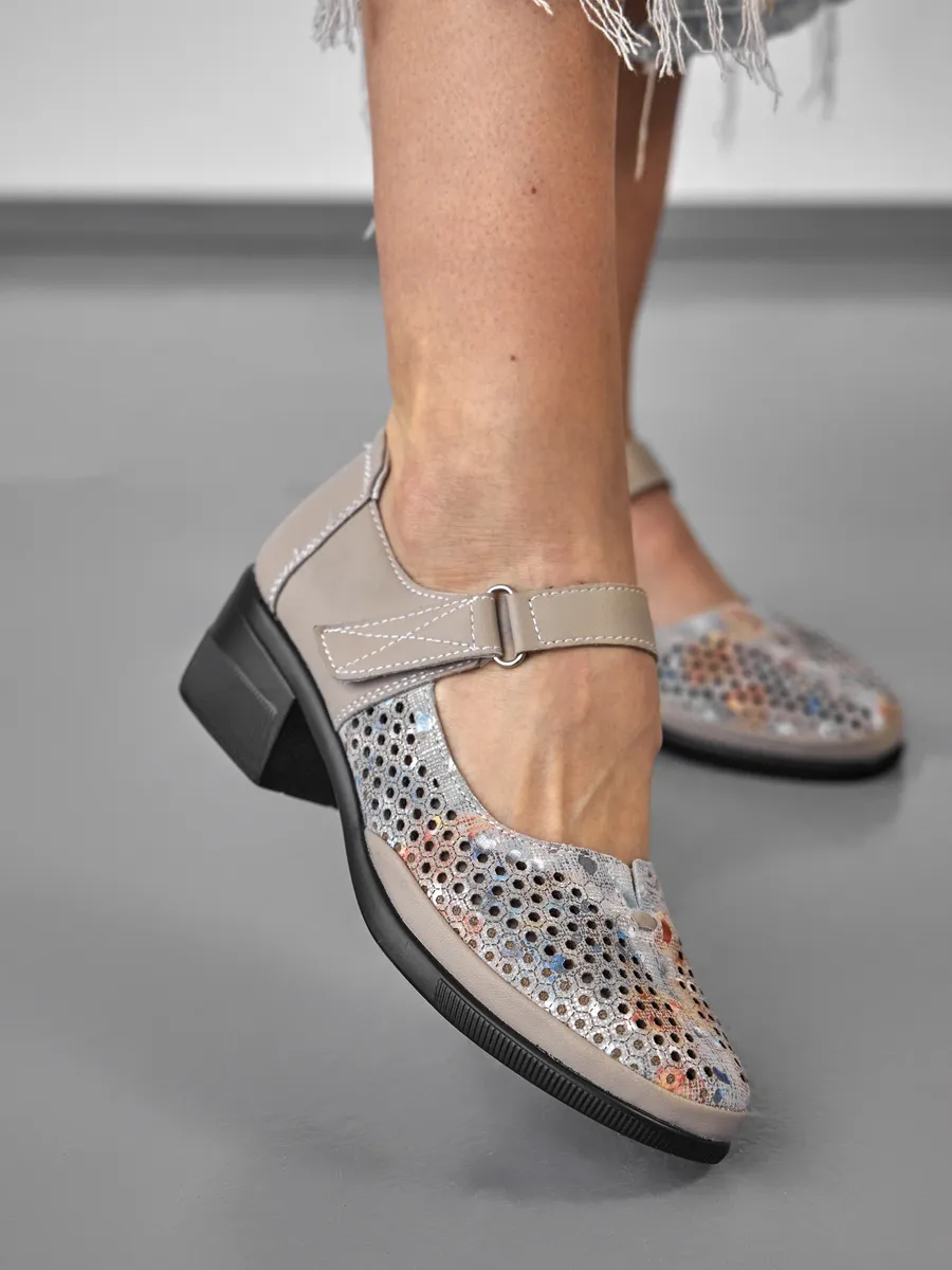 Туфли с перфорацией на каблуке HX142-012