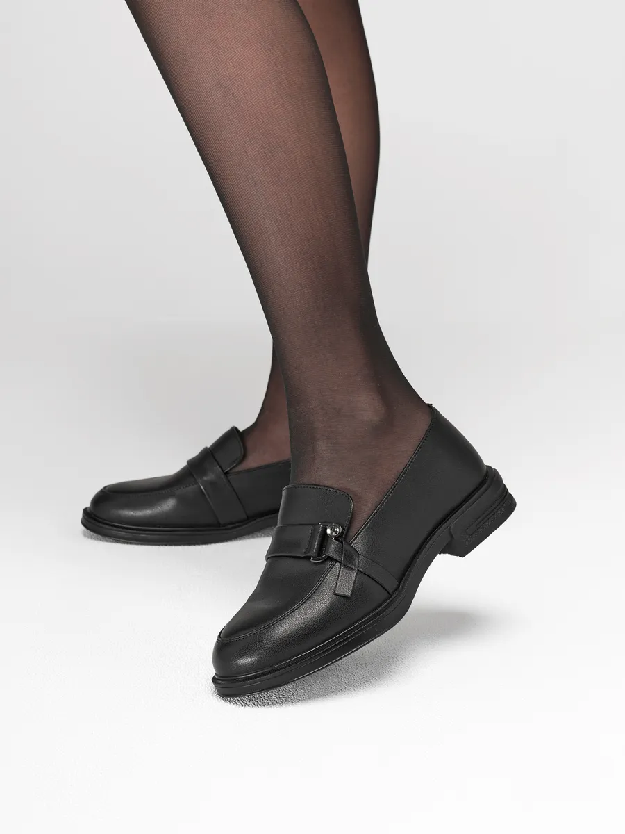 Лоферы женские натуральная кожа черные на каблуке XDN-52599-4A-ST